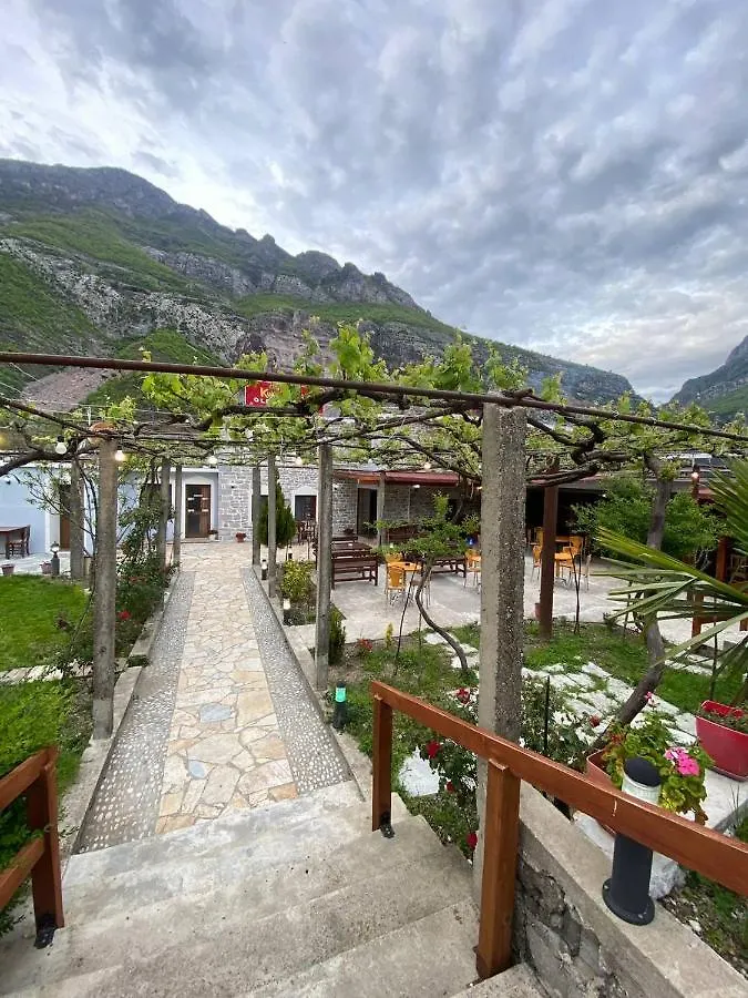 Hotel Kulla e Vjeter  Koman Albania