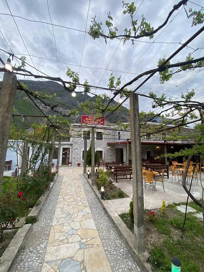 Affittacamere Hotel Kulla e Vjeter  Koman Albania